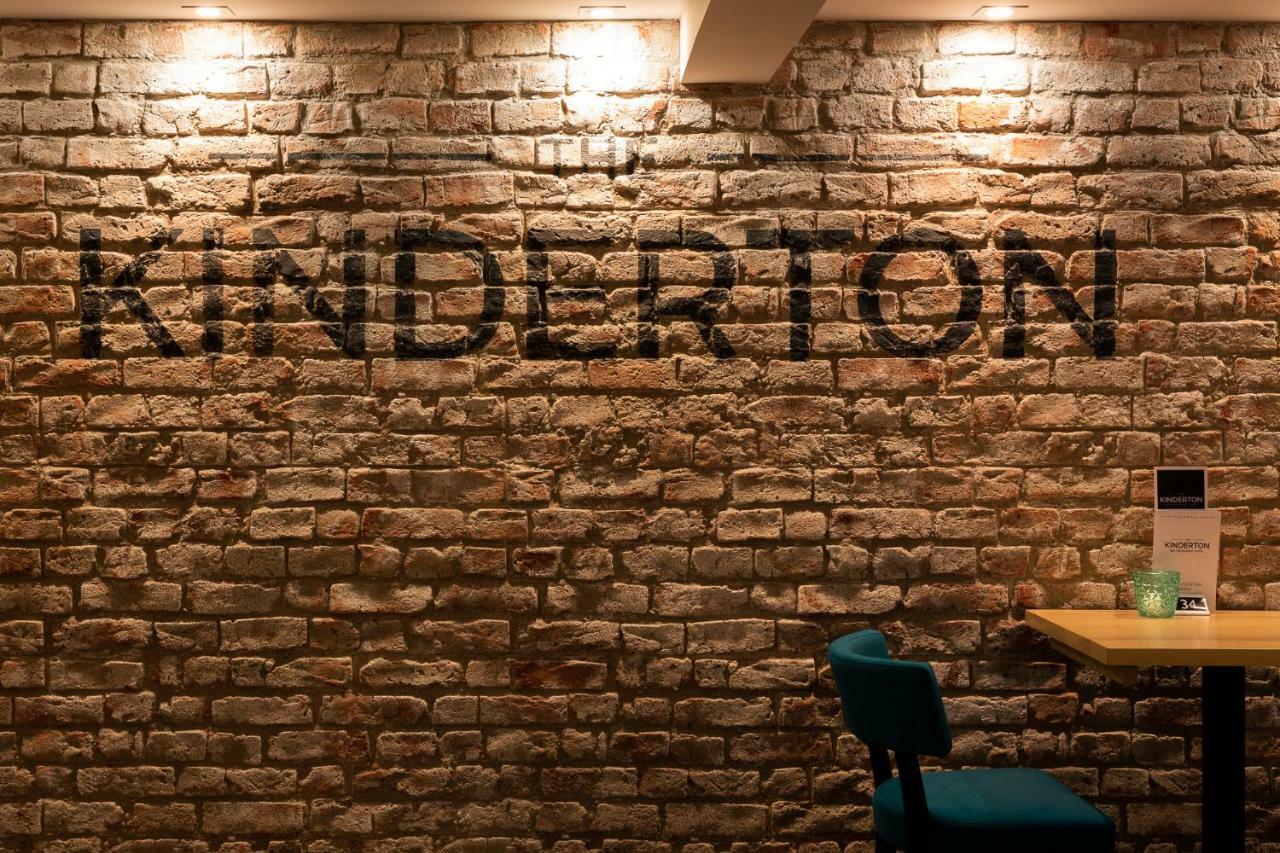 The Kinderton Middlewich Bagian luar foto
